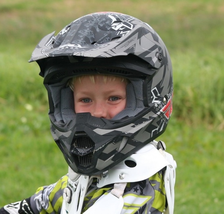 Mini Rider: Kinder sicher auf dem Motorrad mitnehmen