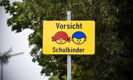 Schulweg: Tipps für Eltern und Autofahrer