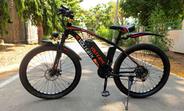 Fahrrad-Reparatur nach einem Unfall