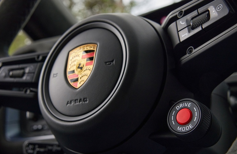 mid Groß-Gerau - Der Mode-Schalter zur schnellen und direkten Anwahl des gewünschten Fahrmodus. Porsche AG