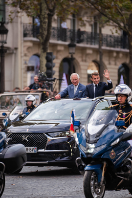 King Charles und Macron im DS 7 Crossback Presidentiel