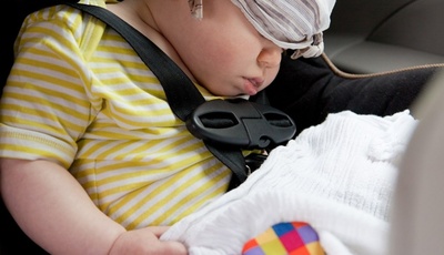 Kindersitz fürs Auto: Rechtslage und Kauftipp