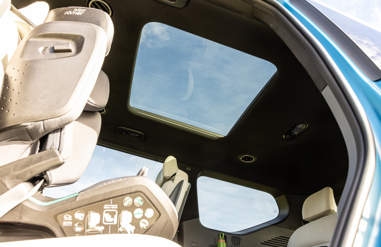 mid Nizza - Ein Panoramaglasdach erhellt den Innenraum. Mike Neumann / mid