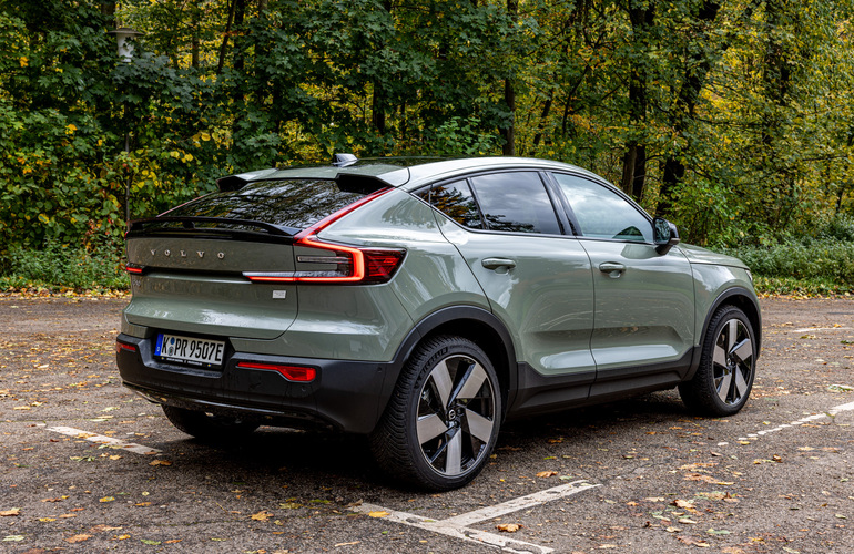 mid Groß-Gerau - Am Heck ist ein dezenter Spoiler angebracht. Mike Neumann / mid