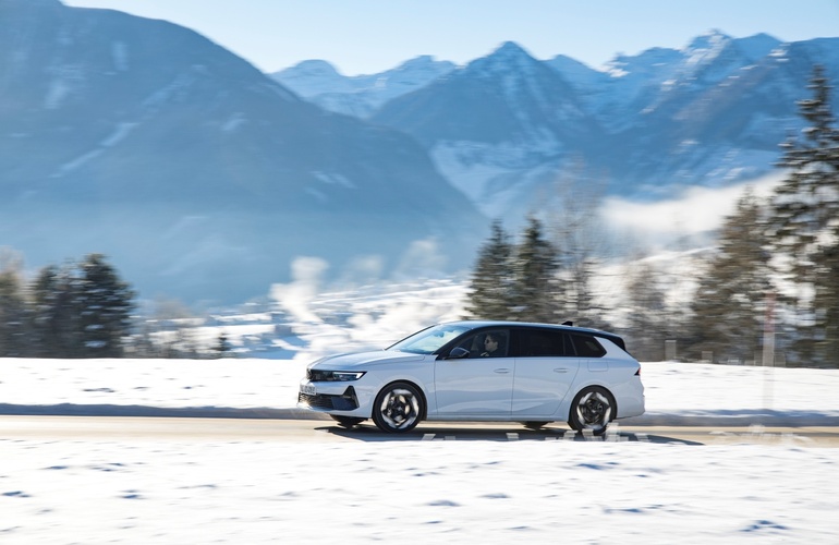 mid Groß-Gerau - Sportlich-dynamisch und zugleich verantwortungsbewusst und ressourcenschonend ist man mit den GSe-Modellen unterwegs. Opel / Stellantis