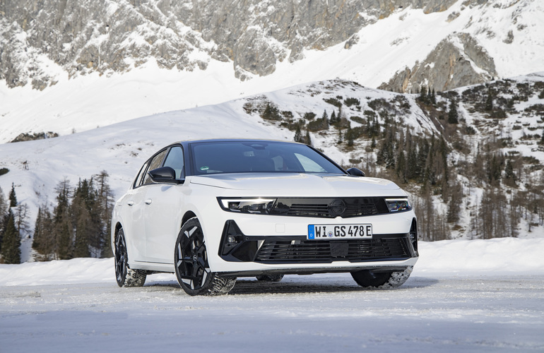 mid Groß-Gerau - Das GSe-Fahrwerk mit Koni-FSD-Technologie soll für eine ausgewogene Balance zwischen Dynamik und Komfort sorgen. Opel / Stellantis