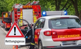 Keine Rettungsgassenpflicht innerorts