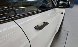 Warnung vor versenkbaren Türgriffen