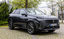 Erste Fahrt im Peugeot E-3008