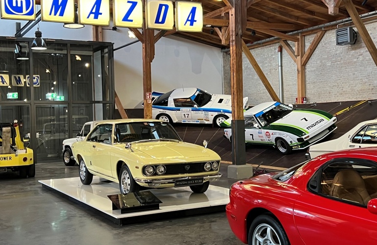 mid Groß-Gerau - Nahezu alle Mazda Modelle mit Kreiskolbenmotor sind vertreten: von ikonischen Serienmodellen bis hin zu wahren Exoten und erfolgreichen Rennwagen. Mazda