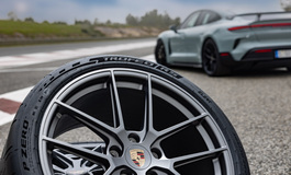 Porsche Taycan Turbo GT steht auf Pirelli Reifen