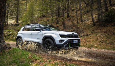 Jeep präsentiert den Avenger 4xe
