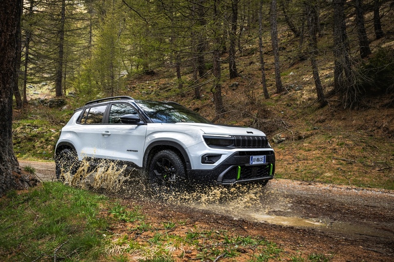 Jeep präsentiert den Avenger 4xe