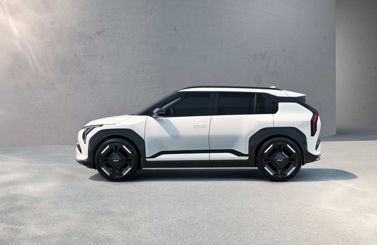 mid Groß-Gerau - Bei einem Radstand von 2,68 Metern können fünf Personen bequem Platz finden. Kia