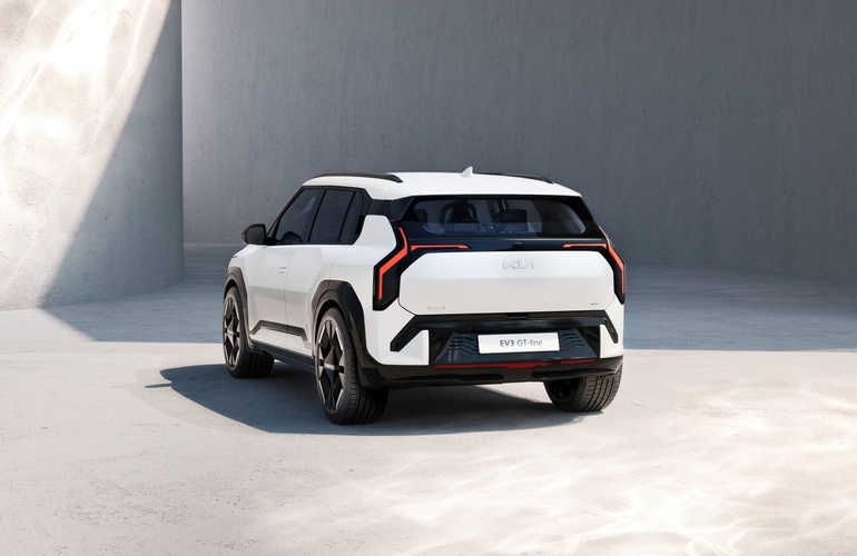 mid Groß-Gerau - Im Gepäckabteil mit variablem Boden stehen bei voller Besetzung 460 Liter zur Verfügung. Kia