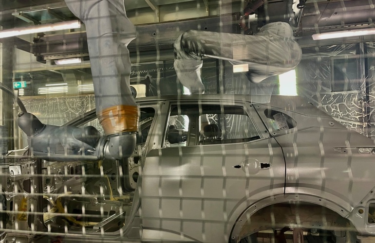 mid Sunderland - Sämtliche Farbreste werden mit speziellen Filtern aufgefangen und recycelt. Solveig Grewe / mid