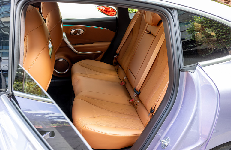 mid Mainz - Mit einer Länge von 4,87 Metern und einem Radstand von 2,87 Metern bietet der GWM Ora 07 ein großzügiges Platzangebot für bis zu fünf Personen. Mike Neumann / mid