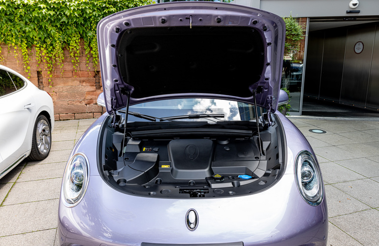 mid Mainz - Unter der Motorhaube befindet sich kein Frunk, das Ladekabel muss im Kofferraum untergebracht werden. Mike Neumann / mid