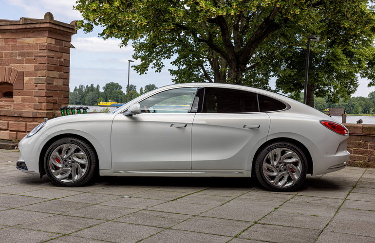mid Mainz - Der erste optische Eindruck ist durchaus positiv. Wer nicht weiß, dass es sich hier um ein chinesisches Fahrzeug handelt, könnte den Ora 07 für ein europäisches Fabrikat halten. Mike Neumann / mid