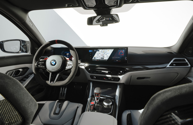 mid Groß-Gerau - Zum dynamischen Fahrerlebnis soll ein neu gestaltetes M Lederlenkrad beitragen. BMW