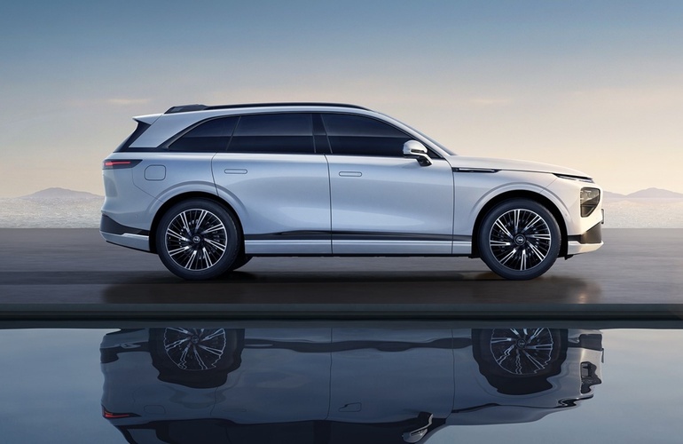 mid Groß-Gerau - Der 4,89 Meter lange und voll ausgestattete G9 in der Launch Edition enthält das Premium Paket im Wert von 3.960 Euro inklusive. XPeng