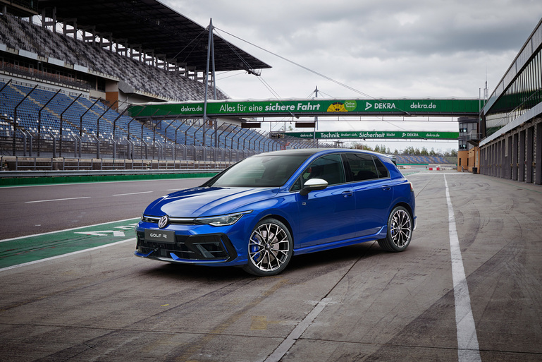 Weltpremiere für Golf R und R Variant