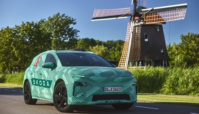 Skoda zeigt den Elroq im Tarnanzug