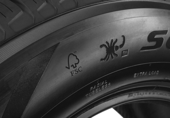 JLR-Modelle auf zertifizierten Naturgummipneus von Pirelli