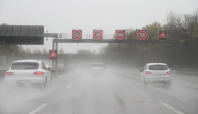 Sicheres Fahren bei Extremwetter im Sommer