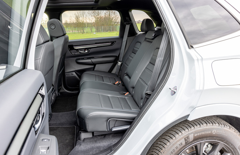 mid Groß-Gerau - Viel Platz für Passagiere im Fond, für Kindersitze stehen zwei Isofix-Halterungen bereit. Mike Neumann / mid