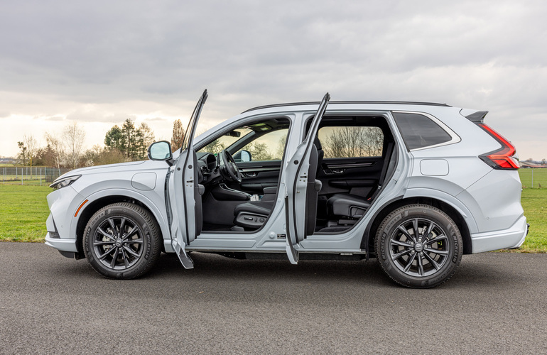 mid Groß-Gerau - Die Türen des CR-V lassen sich wirklich weit öffnen. Mike Neumann / mid
