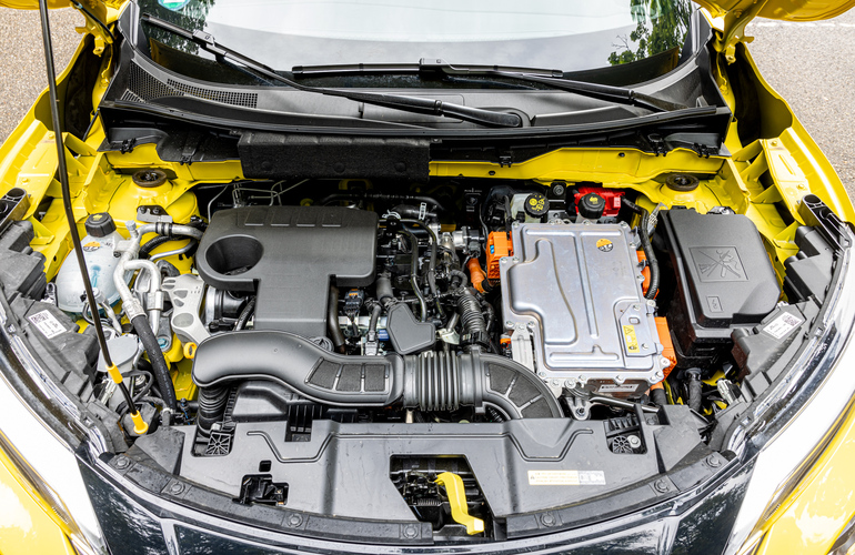 mid Groß-Gerau - Maximal 105 kW/143 PS Systemleistung liefert die Kombination aus Reihenvierzylinder-Benziner und Elektromotor im Nissan Juke. Mike Neumann / mid