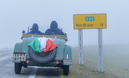 Auf Pirelli Stella Bianca Pneus zum Nordkap