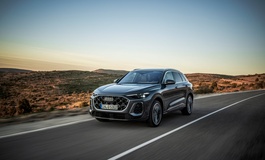 Audi Q5 SUV und Audi SQ5 SUV am Start