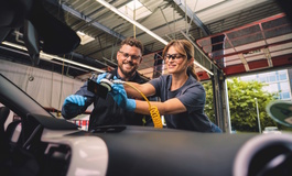 Tipp: Steinschlag reparieren  - Nicht immer muss die Scheibe raus