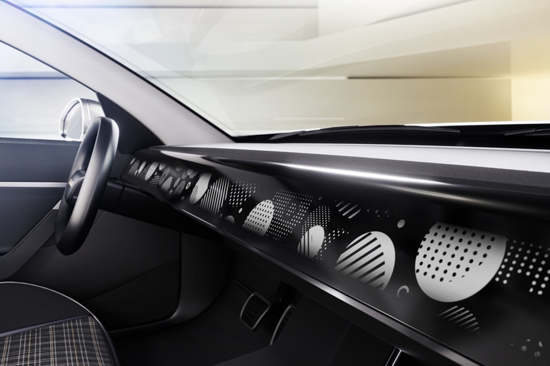 Continental zeigt „Emotional Display“ - Tattoo fürs Armaturenbrett