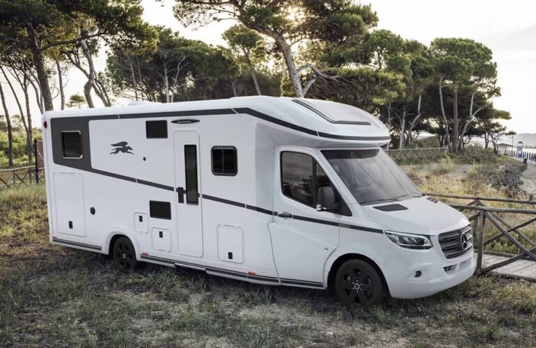 Laika sein Flaggschiff Kreos L5009 als Teilintegrierten alternativ nun auch mit dem Mercedes-Transporter an Foto: Hymer
