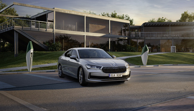 Skoda Superb Limousine - Nun auch mit Stecker