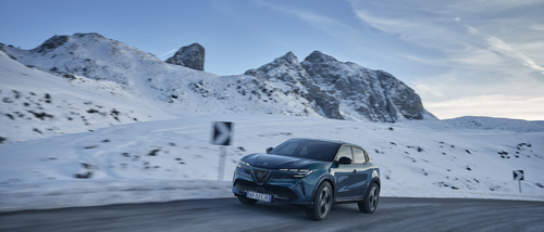 Alfa Romeo Junior Ibrida Q4  - Allrad mit 48 Volt