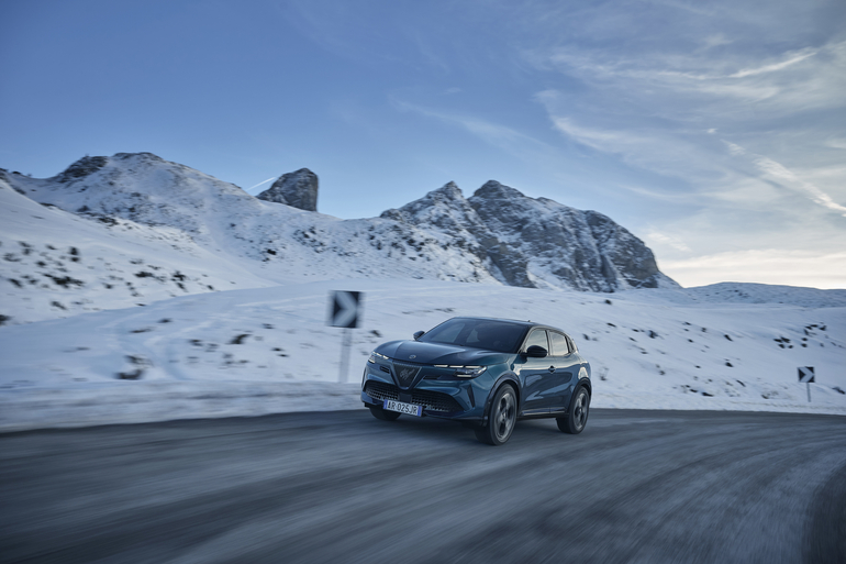 Alfa Romeo Junior Ibrida Q4  - Allrad mit 48 Volt Alfa Romeo Junior Ibrida Q4  - Allrad mit 48 Volt