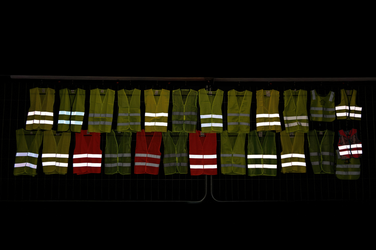 ADAC Warnwesten-Test 2025 - Viele Online-Versager