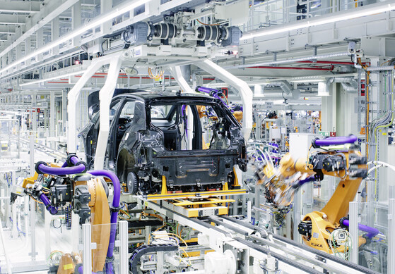 E-Autos in Deutschland  - Produktion und Nachfrage steigen kräftig 