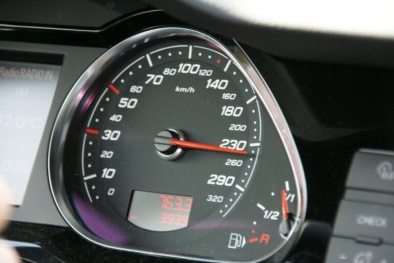 Studie zum Real-Tempo auf Autobahnen  - Die meisten fahren Richtgeschwindigkeit 