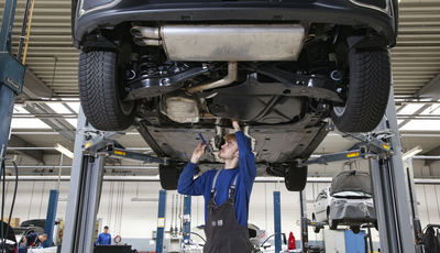 Kraftfahrzeuggewerbe  - Mehr Umsatz in der Werkstatt, weniger im Showroom 