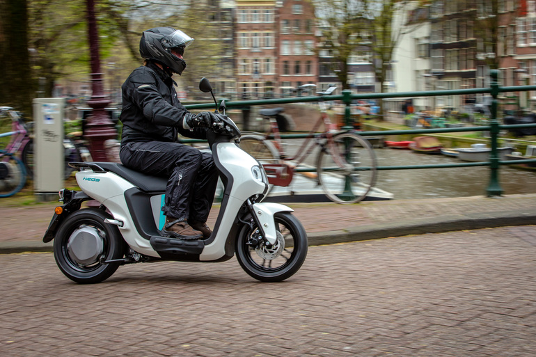 Grünes Kennzeichen für Mopeds ab März - Neue Farbe, neue Pflicht Grünes Kennzeichen für Mopeds ab März - Neue Farbe, neue Pflicht