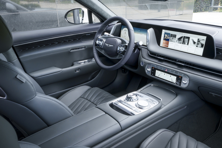 Ratgeber: Richtig sitzen im Auto - Bequem und sicher Ratgeber: Richtig sitzen im Auto - Bequem und sicher