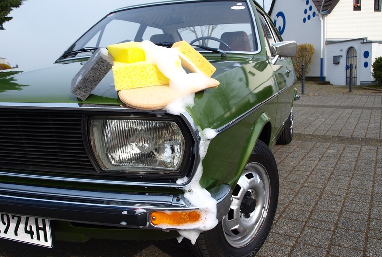 Ratgeber: Cabrio und Oldtimer frühlingsfit machen  - Energie und Flüssigkeit   Ratgeber: Cabrio und Oldtimer frühlingsfit machen  - Energie und Flüssigkeit