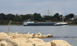 Güterverkehr per Binnenschiff - Dümpeln auf Tiefstand